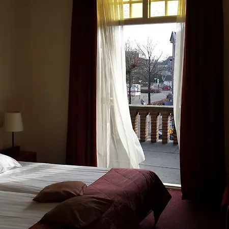 Parkhotel فندق