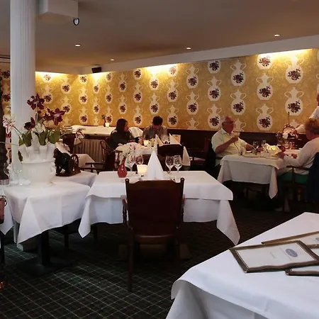 Parkhotel بيرشِن